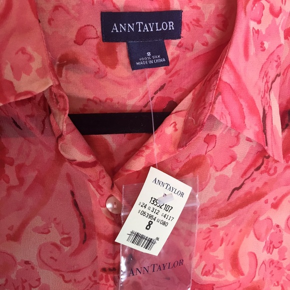 Ann Taylor NWT floral blouse - Picture 5 of 5